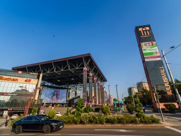 Final de săptămână plin de evenimente, la Iulius Mall: spectacolul „On Hold” se joacă în parc, la Dog Fest defilează prietenii patrupezi, iar Douglas propune sesiuni de skin care