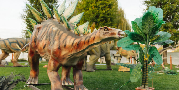 Descoperă „Lumea Dinozaurilor și Monștrilor Marini” la Iulius Mall Cluj!