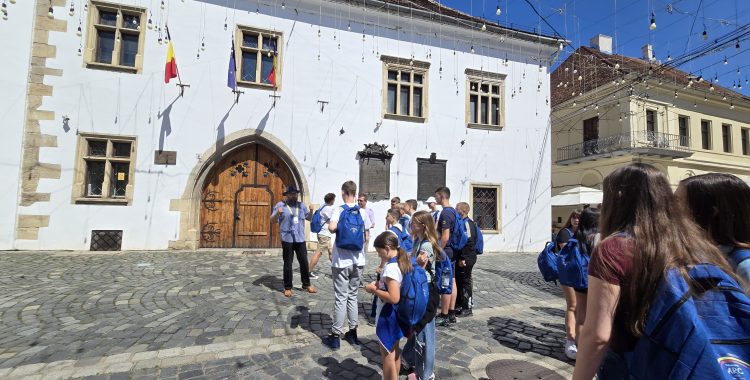700 de tineri români din afara granițelor țării au beneficiat de tururi ghidate gratuite în județul Cluj
