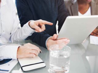 Când nu ai vizibilitate în teren, pierzi mai mult decât timp. Vezi cum te ajută Optimall SFA să eficientizezi procesele