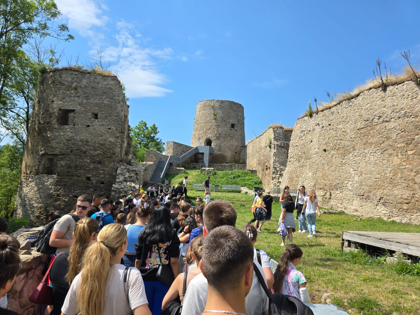 700 de tineri români din afara granițelor țării au beneficiat de tururi ghidate gratuite în județul Cluj