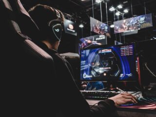 Amenajarea camerei de gaming acasă începe cu cablurile, nu cu luminile