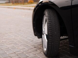 Anvelope de iarnă la temperaturi pozitive: când ploaia contează mai mult decât zăpada