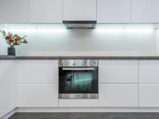 Cum să alegi un cuptor electric econom dacă îți dorești să reduci consumul de energie