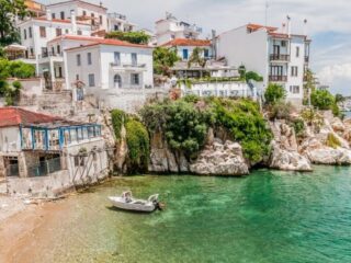 Ghid pentru prima vacanță în Skiathos: ce să știi despre plaje, cazare, transport și excursii