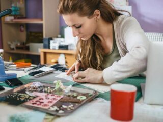 Eleganță în fiecare detaliu: bijuterii handmade care nu se demodează niciodată