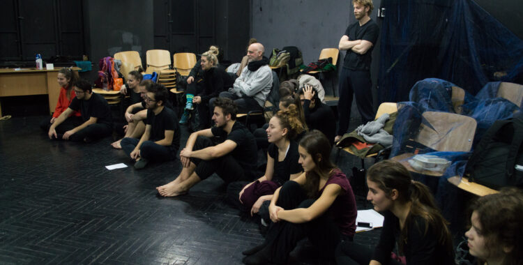 Open call & casting pentru performeri la un atelier internațional de teatru fizic la Cluj-Napoca