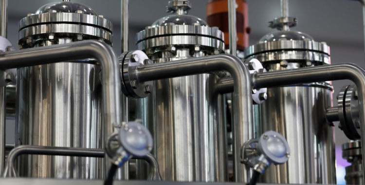 Ce standarde trebuie să îndeplinească un rezervor din inox pentru stocare