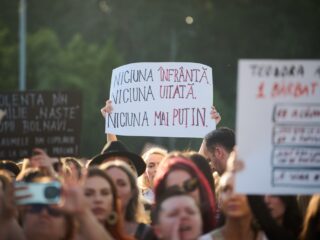 Marș pentru siguranța femeilor, în 11 localități din țară