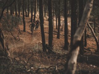 Cum ar trebui să te echipezi pentru curse mai lungi de pedalat?