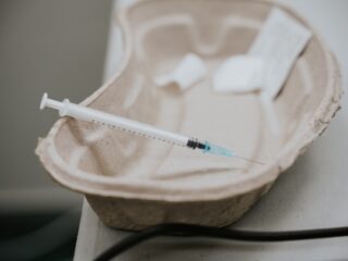 Dureri de spate persistente: când infiltrațiile spinale pot face parte din tratament