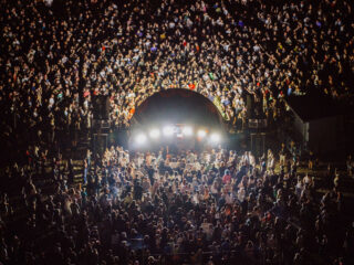 Începe Electric Castle 2026, ediția care îi aduce pe aceeași scenă pe Teddy Swims, The Cure, twenty one pilots, Chase and Status și Wet Leg