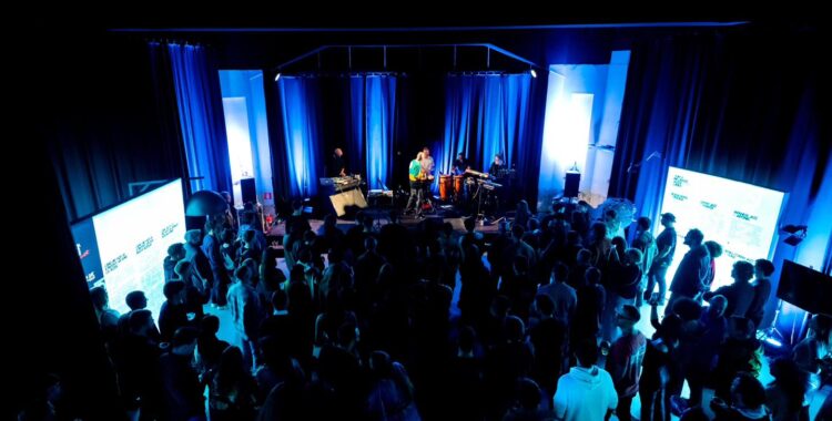 Edison House of Music se redeschide astăzi! Fostul cinematograf Steaua Roșie din Cluj a fost transformat într-un spațiu dedicat muzicii