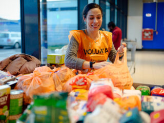 Colecta Națională de Alimente de Crăciun: Peste 200 de tone de alimente au fost colectate în doar trei zile