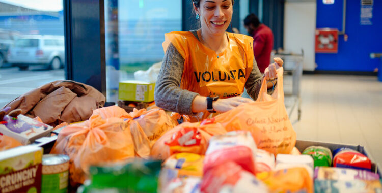 Colecta Națională de Alimente de Crăciun: Peste 200 de tone de alimente au fost colectate în doar trei zile