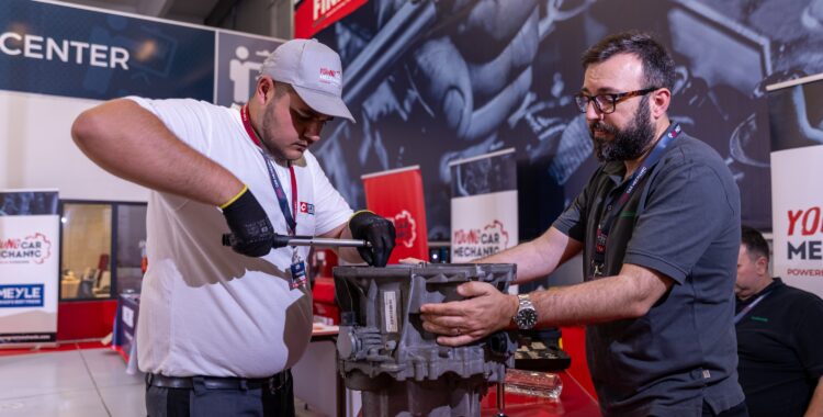 Înscrieri deschise pentru Young Car Mechanic România 2026! Mii de elevi vor lupta pentru titlul de „cel mai bun tânăr mecanic din țară”