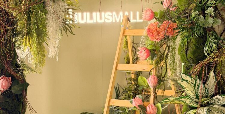 Vino la cornerul Iulius Mall Cluj de la UNTOLD, surprinde atmosfera în imagini și poți câștiga premii pe loc