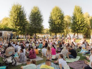 Teatru de păpuși și fapte bune la Iulius Mall Cluj: sprijină un copil să înceapă școala cu un GhiozdănOK