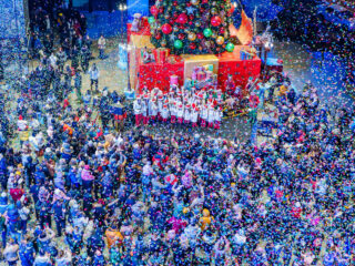 Spiritul Crăciunului se aprinde la Iulius Mall Cluj: Moș Crăciun, elfi veseli și ateliere de ursuleți pentru cei mici