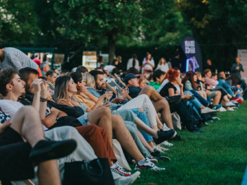 Iulius Mall Cluj și TIFF te invită la film, în aer liber. Lungmetraje și documentare internaționale rulează în Iulius Parc