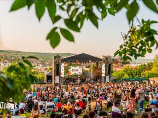 Jazz in the Park 2026 anunță noi artiști: câștigătoarea Grammy, Arooj Aftab și Ghost-Note se alătură celei de-a XIV-a ediții a festivalului