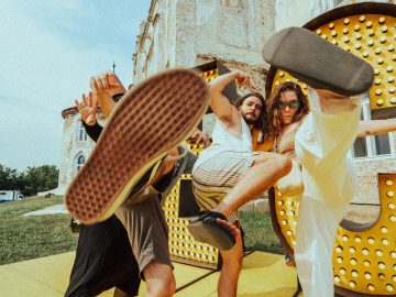 Plouă la Bonțida: Ziua 0 la Electric Castle 10: ploaie de beat-uri, pași de dans și distracție