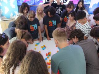 O altfel de școală de vară la Cluj: SCAI Summer School îi învață gratuit pe adolescenți ce nu se predă la clasă