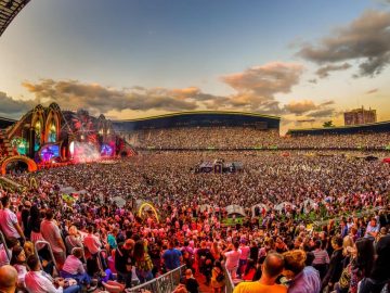Program pe zile la UNTOLD 2021: peste 200 de artiști și trupe vor urca pe cele șase scene ale festivalului