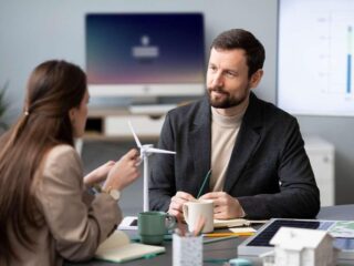 Reducerea emisiilor de carbon în cadrul afacerii tale – iată soluții practice și avantaje reale!