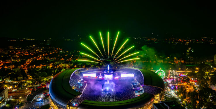 Peste 120.000 de participanți au deschis în forță UNTOLD 2026. „UNTOLD Star”, tema ediției din 2027