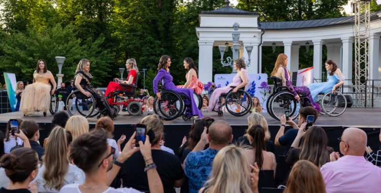 Atypic Beauty Cluj 2026 aduce pe podium frumusețea dincolo de prejudecăți: „Frumusețea e în noi, nu în aparențe”