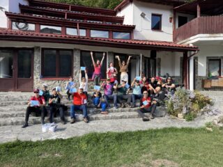 Tabără montană pentru copii cu autism la Moara de Pădure din Băișoara