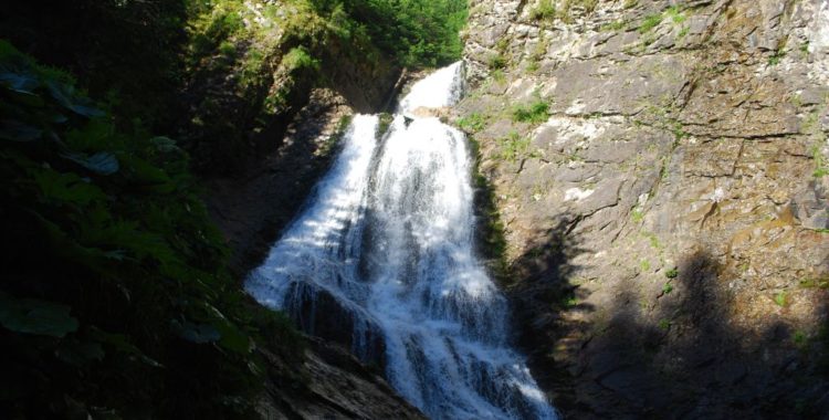 Cascada Vălul Miresei Răchițele