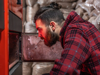 Centrala pe lemne: ardere clasică sau gazeificare — ce alegi anul acesta?