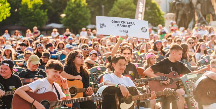 Cluj Guitar Day transformă Piața Unirii într-un maraton urban dedicat chitarei și muzicii live, alături de Dirty Shirt, Ducu Bertzi și Revolter