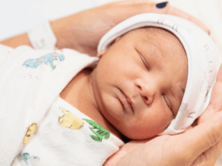 Primele luni cu bebelușul: descoperă produse de igienă pe care te poți baza