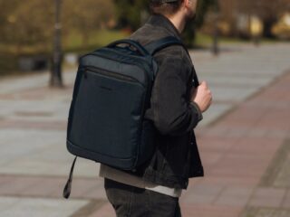 Cum să alegi un rucsac de călătorie pentru a explora orașele și munții României – ghid practic