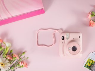 De ce sunt mai interesante fotografiile realizate cu un aparat foto instant comparativ cu cele realizate cu telefonul?
