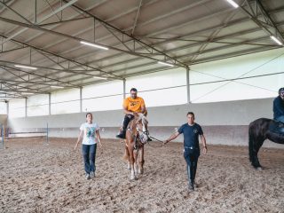 Primul sistem de echitație destinat persoanelor cu dizabilități din România a fost inaugurat la Cluj