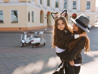 Garderoba salvatoare pentru un city break cu copiii – fără stres, fără bagaje inutile