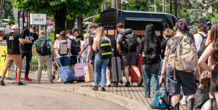 De la Iulius Mall Cluj, direct la Electric Castle: autobuzele circulă nonstop spre Bonțida