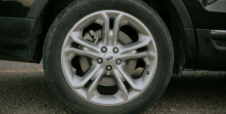 Anvelopele de vară: ce trebuie să știi înainte de a face o alegere