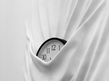 Timp: Trecut, Prezent, Viitor.