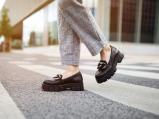 Loafers – o alternativă modernă pentru un pas confortabil și elegant