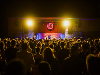 Trupe din peste 10 țări, DJ-i, târg gastronomic, teatru-dans, filme și activități pentru copii la Mera World Music Festival, lângă Cluj