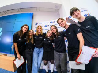 Elevi clujeni, premiați la Gala DpIT pentru aplicații pentru aer curat, salvare de vieți sau împrumuturi mai sigure