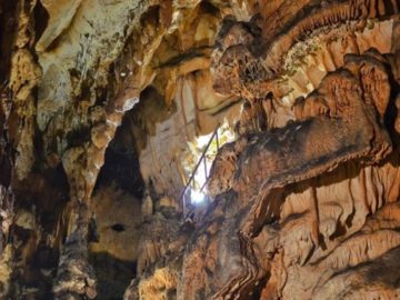 Peștera Vadu Crisului