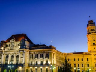 Panoramă de noapte din Turnul Primăriei Oradea