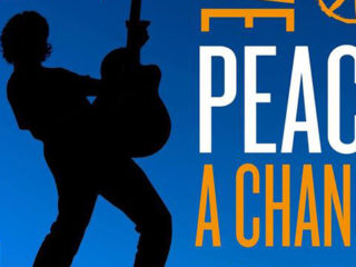 Concert în curtea muzeului