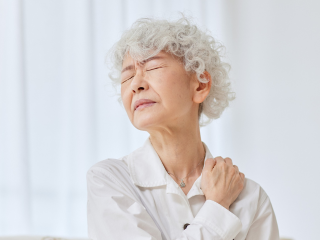 Durerile de spate sau de gât la vârsta adultă: când coloana devine vulnerabilă